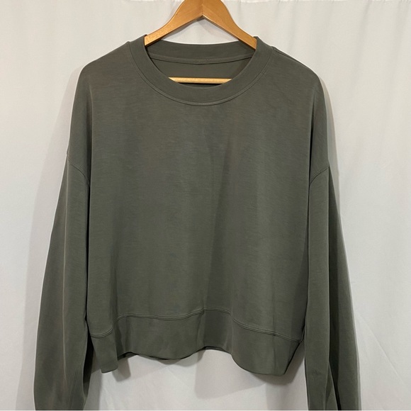 Lululemon Softstreme Perfectly Oversized Cropped Crew Sweatshirt in Sage Grey - Picture 4 of 9